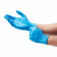 Nitril handschoen blauw aan handen voorbeeld