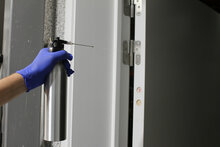 Aero-spray met scharnier